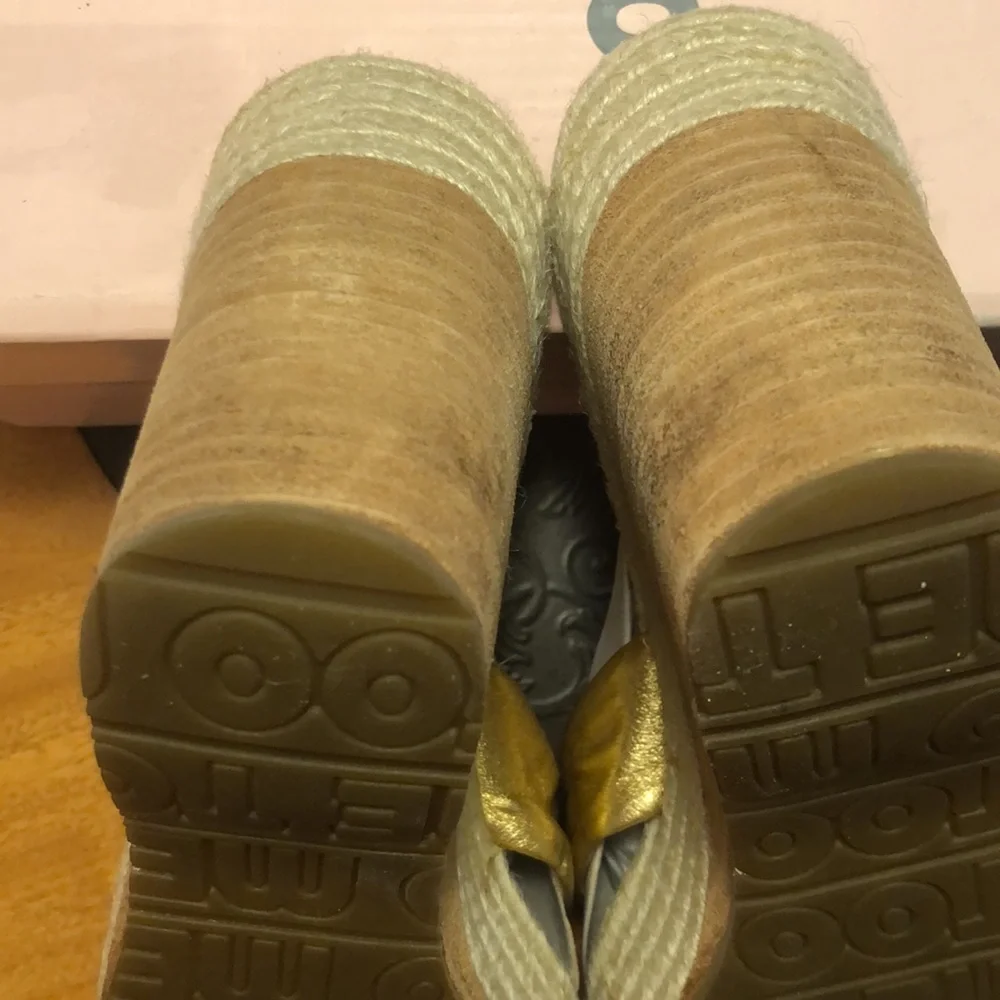 NIB Vintage Me Too Gold Wedge 10